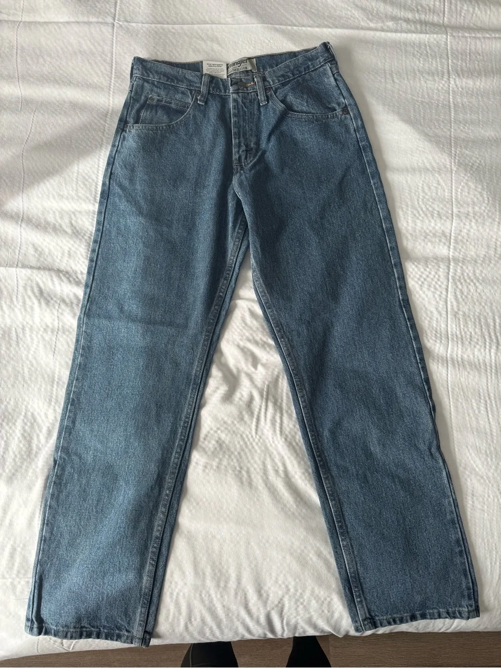 Wrangler Men's Straight Jeans in Medium Blue Denim